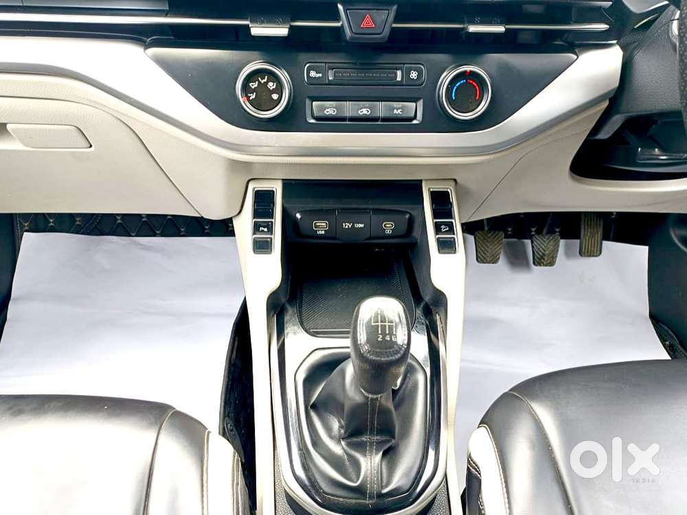 Kia Carens 1.5 Prestige 7 Str, 2023, Petrol