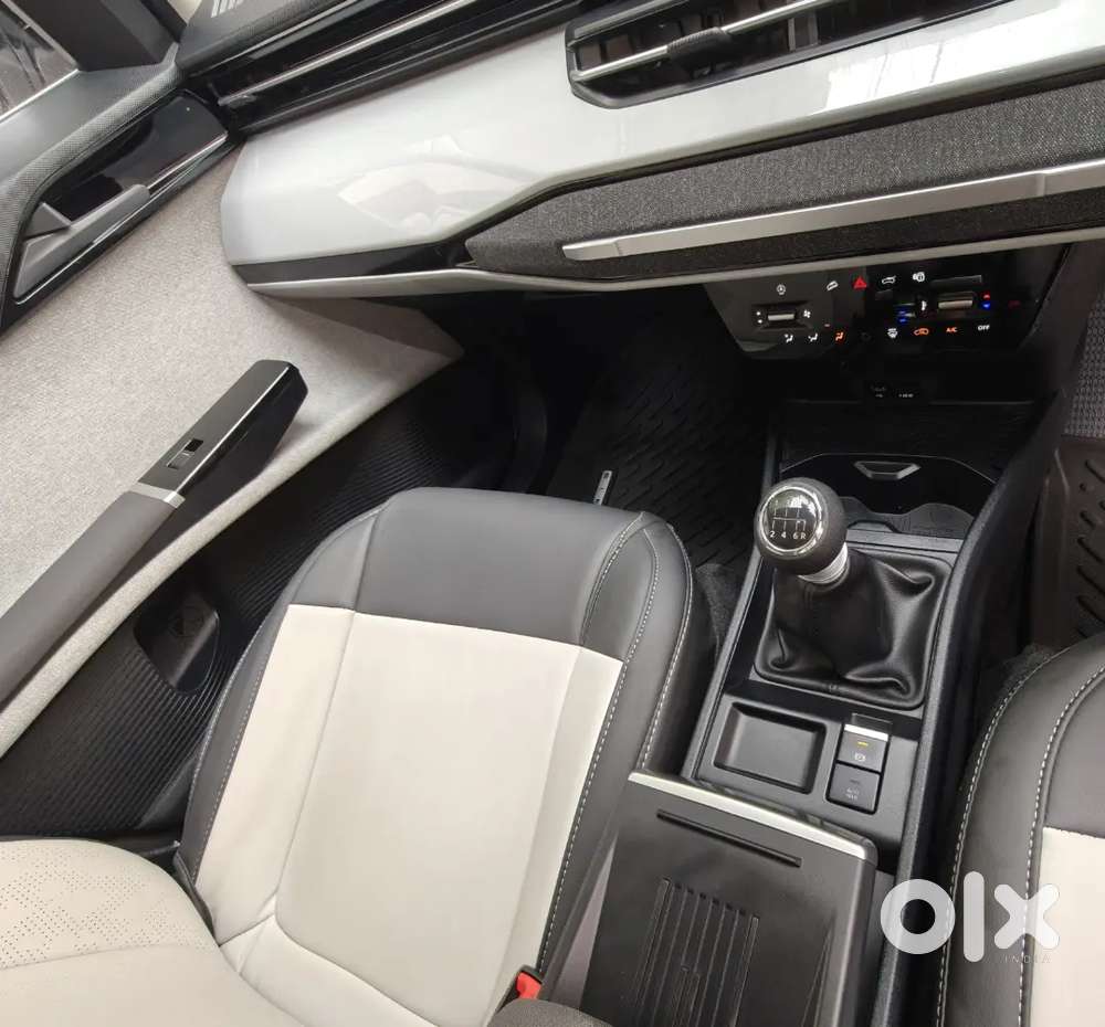 Tata Sierra Pure Petrol Manual 2026