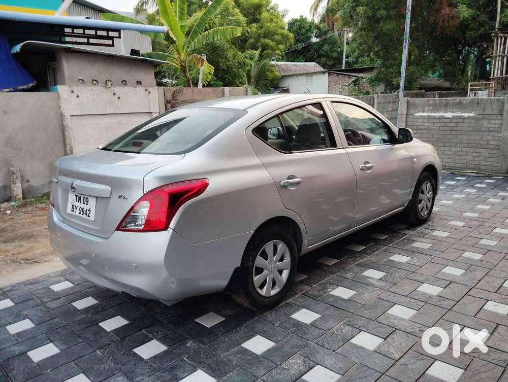 Nissan Sunny, 2015, Petrol