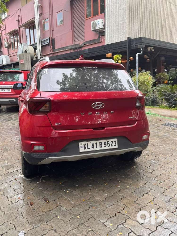 Hyundai Venue Petrol 2021