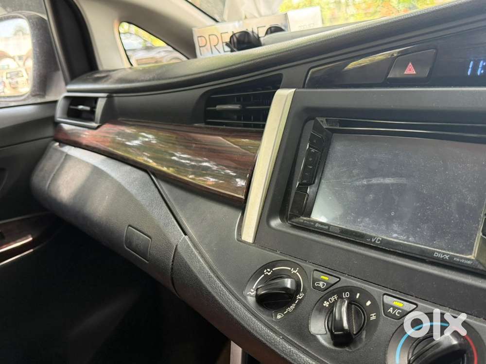 Toyota Innova Crysta G 2017