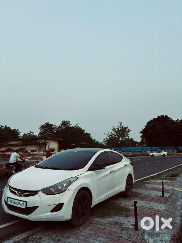 Hyundai Elantra 2013 Petrol Well Maintained