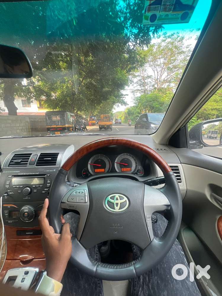 Toyota Corolla Altis 2011