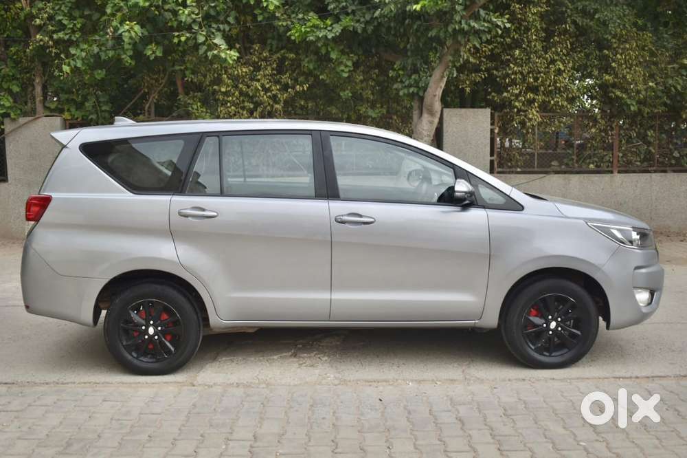 Toyota Innova Crysta 2.4 G Mt 7 Str, 2024, Diesel
