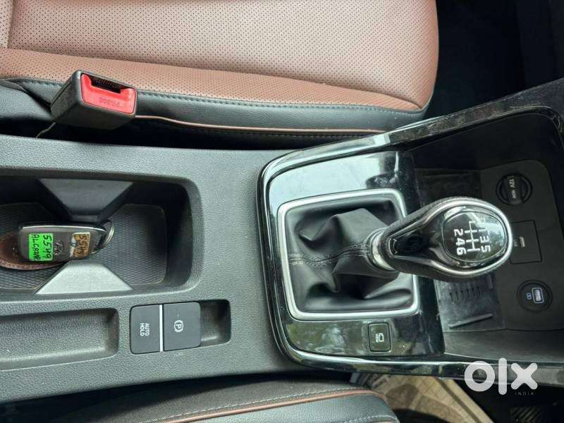 Hyundai Alcazar Platinum 7 Str 1.5 Turbo Petrol Adventure, 2023, Pet..