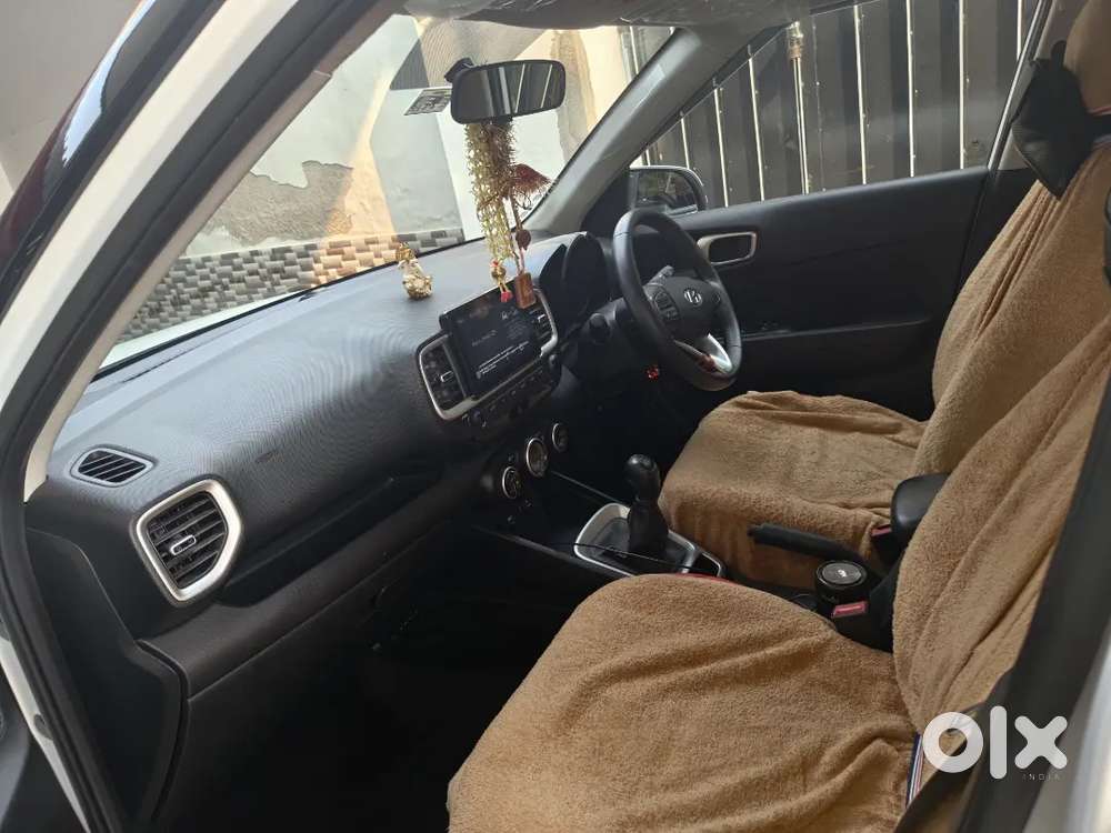 Hyundai Venue 2020 Petrol Well Maintained,
