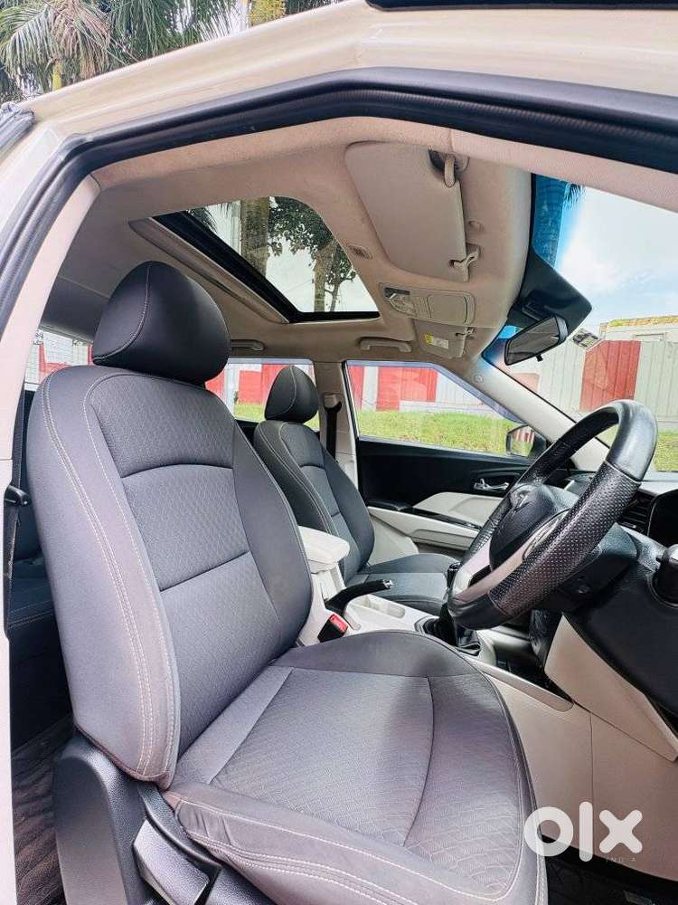 Mahindra Xuv300 W8 Option Diesel, 2024, Diesel