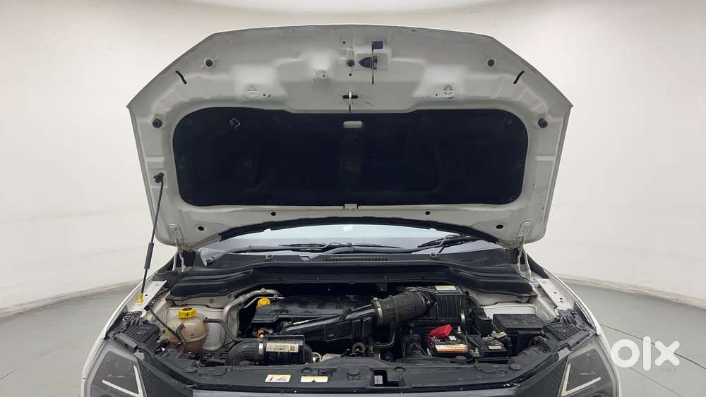 Mahindra Xuv 3xo Ax5 Pm Mt, 2024, Petrol