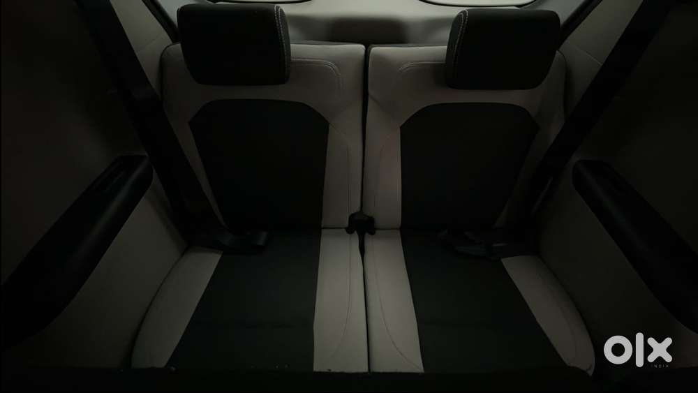 Renault Triber Rxt, 2023, Petrol