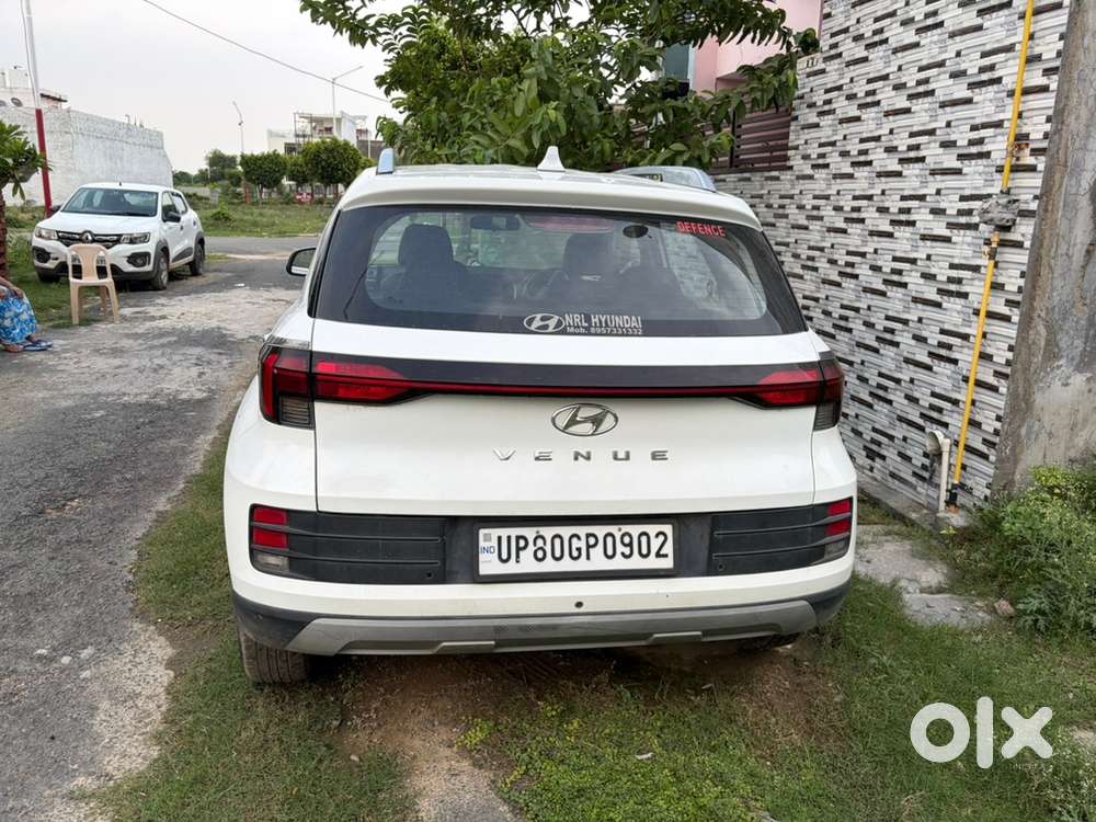 Hyundai Venue Petrol 2023