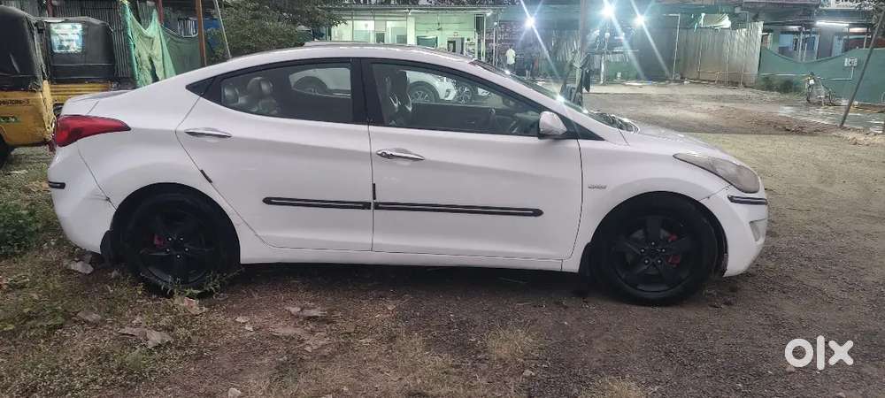 Hyundai Elantra 2013 Diesel 110000 Km Driven