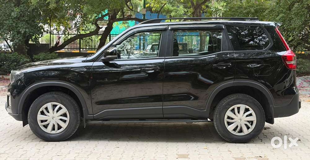 Mahindra Scorpio-n 2.0 Z4 Petrol Mt 7 Str, 2025, Petrol