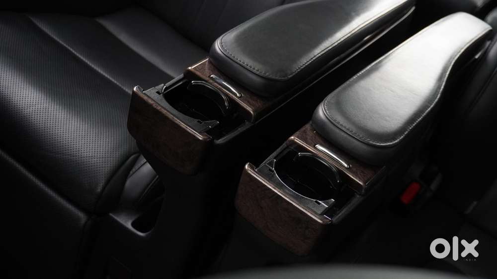 Toyota Vellfire 2.5 Executive Lounge, 2021, Petrol