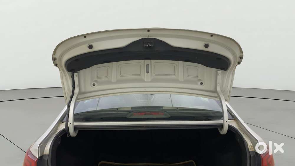 Hyundai Verna 1.6 Sx (o) Vtvt, 2017, Petrol