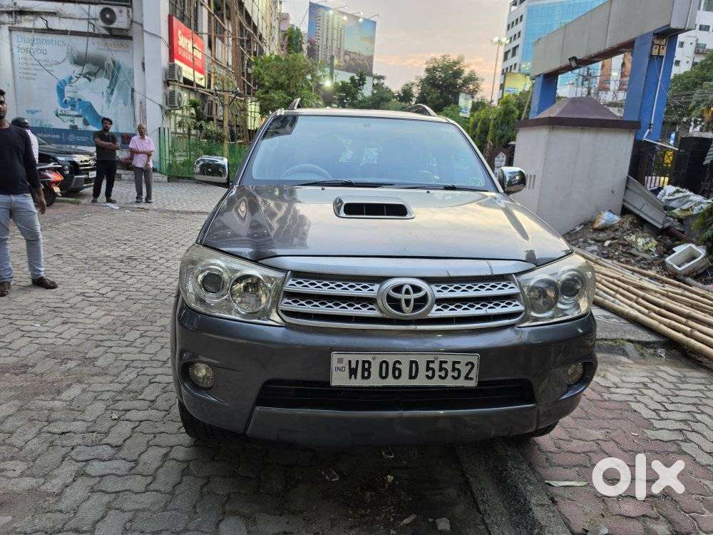 Toyota Fortuner, 2010, Petrol