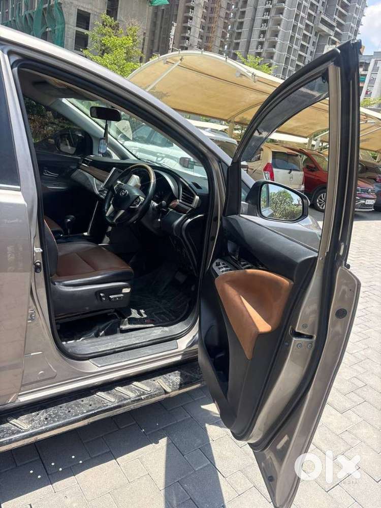 Toyota Innova Crysta 2.8z Automatic, 2017, Diesel