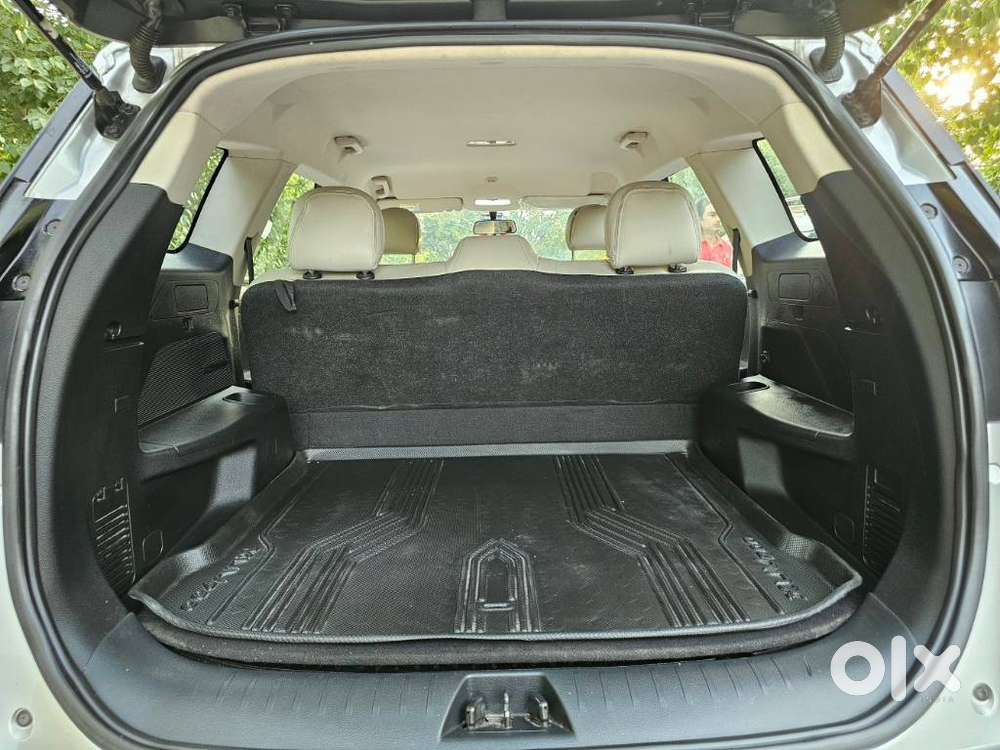 Mahindra Xuv700 2.2 Mx Diesel Mt 5 Str, 2022, Diesel