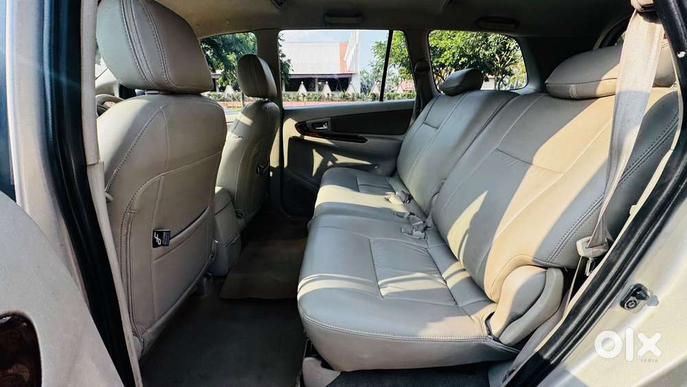 Toyota Innova 2.5 Vx 8 Str Bs-iii, 2015, Diesel