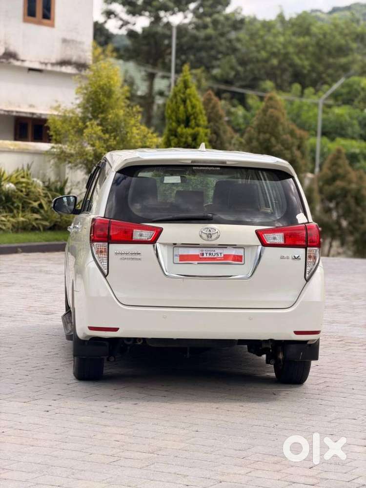 Toyota Innova Crysta 2.4 V 8 Str, 2018, Diesel