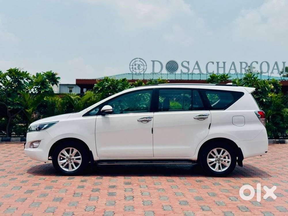 Toyota Innova Crysta 2.4 V 8 Str, 2017, Diesel