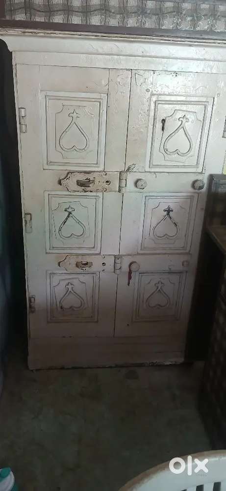Safe almari for jewelry shop
