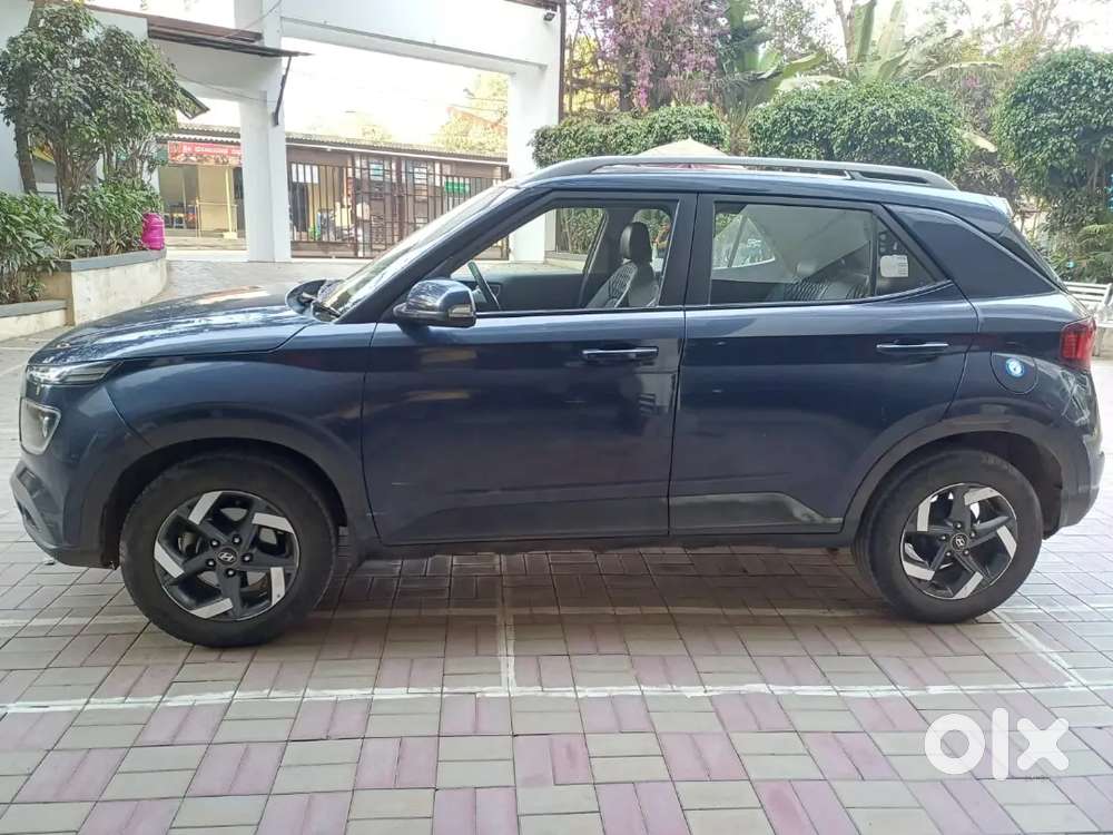 Hyundai Venue 2021 Petrol 41000 Km Driven