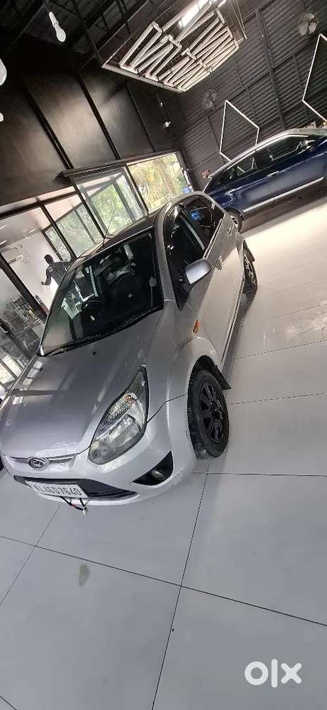 Ford Figo 1.5 Titanium 2011