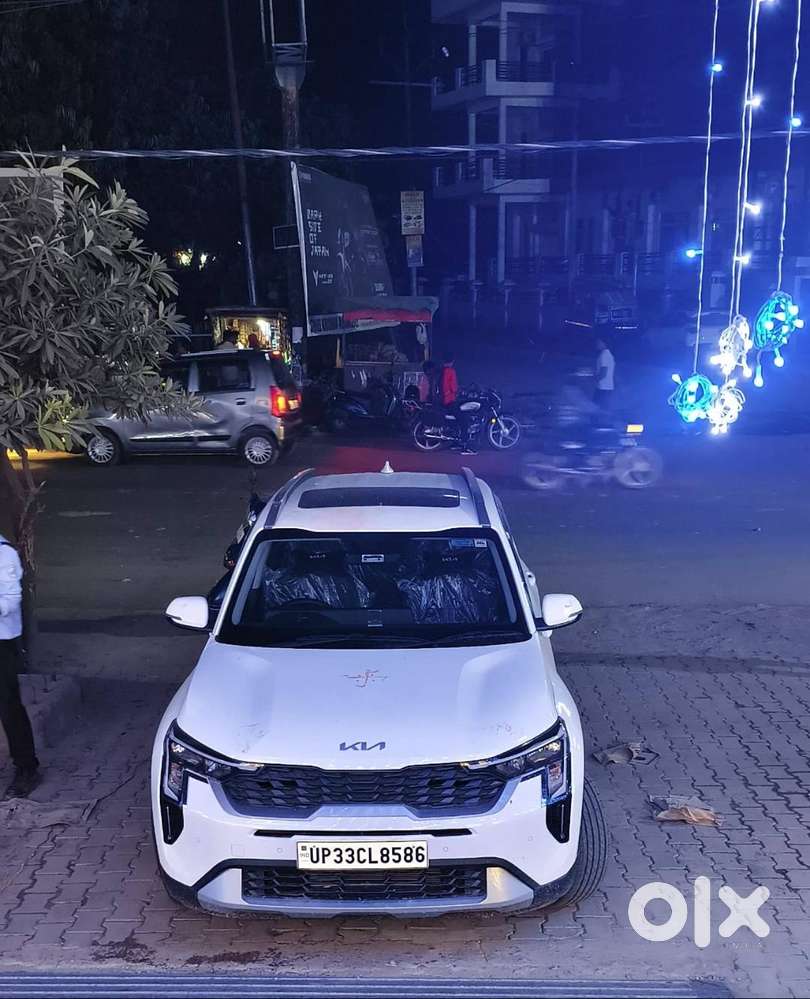 Showroom Condition Sunroof Automatic Climate Tuchscreen Etc