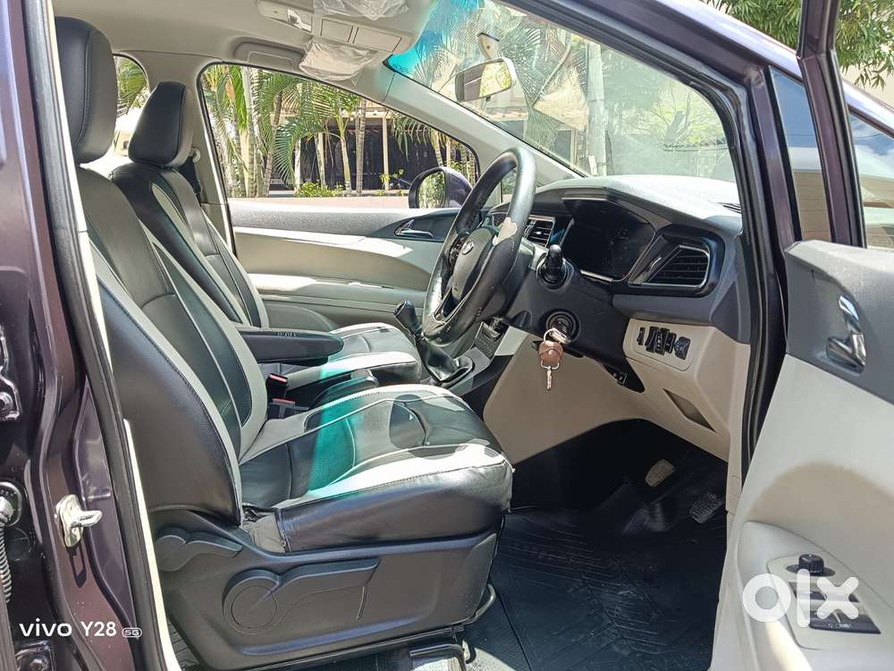 Mahindra Marazzo M6, 2019, Diesel