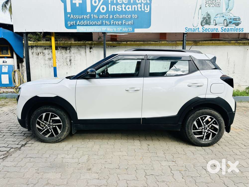 Mahindra Xuv 3xo Ax5 Pm Mt, 2024, Petrol