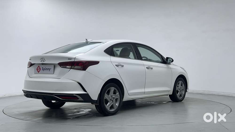 Hyundai Verna 1.5 Sx Ivt, 2022, Petrol