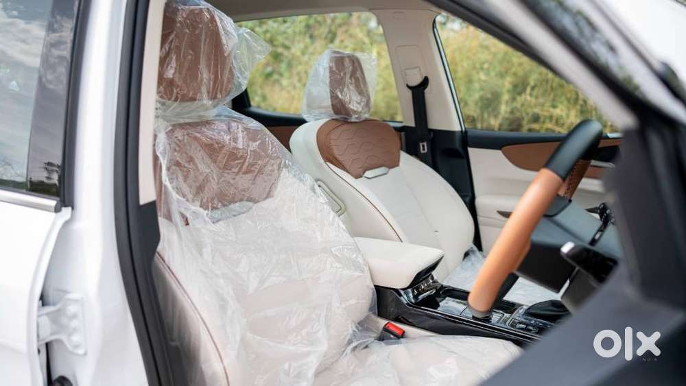 Mahindra Xuv 7xo Ax, 2026, Petrol