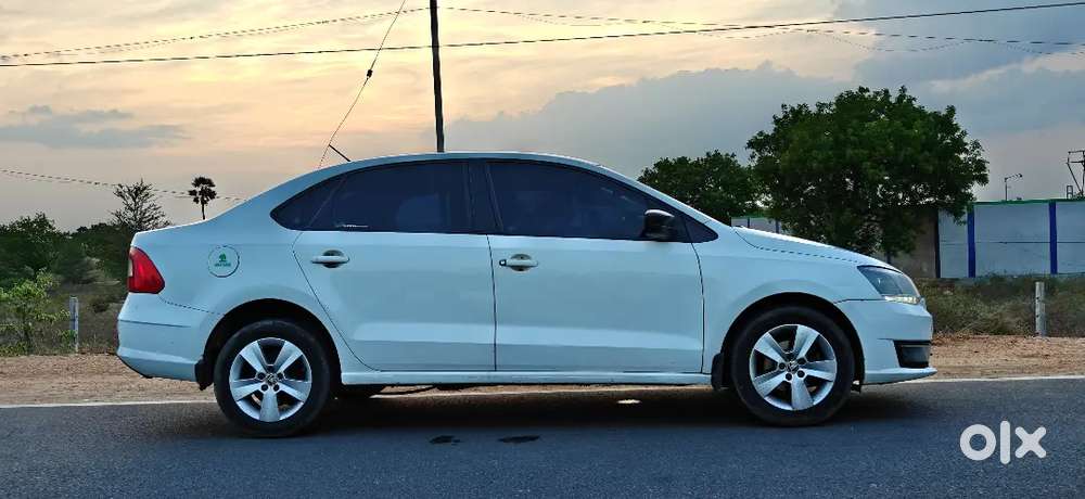 Skoda Rapid Elegance 2014 Diesel Car
