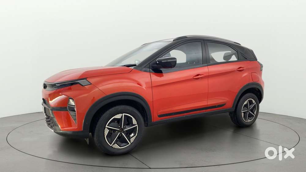 Tata Nexon Fearless Plus S Purple 1.5 Revotorq Diesel 6amt Dual Tone..