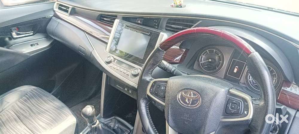 Toyota Innova Crysta 2.4 V, 2016, Diesel