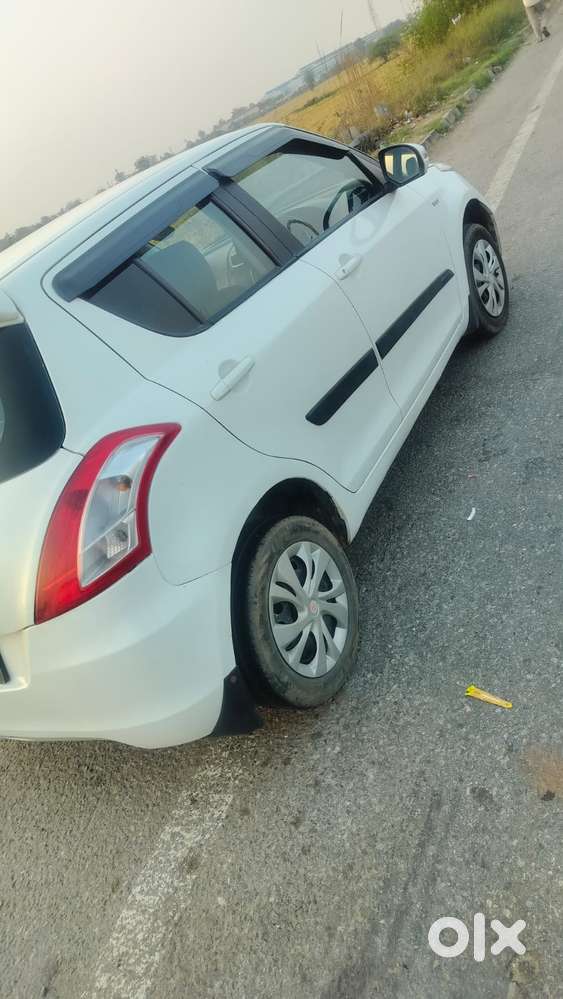 Maruti Suzuki Swift 1.2 Lxi (o), 2016, Petrol