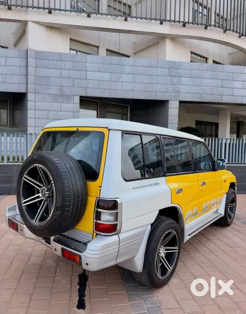 Mitsubishi Pajero Sfx 2011