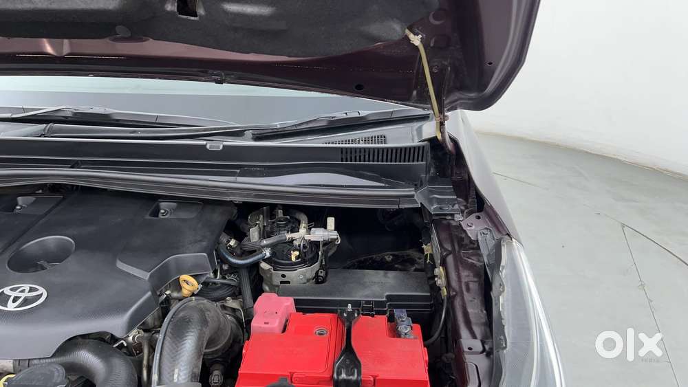 Toyota Innova Crysta 2.8 Zx At 7 Seater, 2016, Diesel