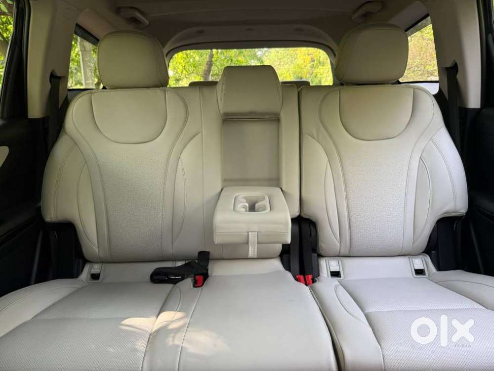 Mahindra Xuv700 2.0 Ax 7 Petrol At Str, 2024, Petrol