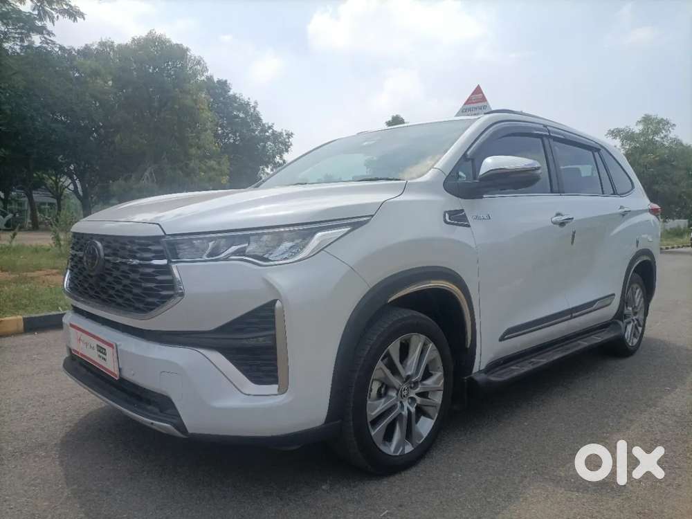 Toyota Innova Hycross 2.0 Zx (o) Hybrid 7 Str, 2024, Petrol