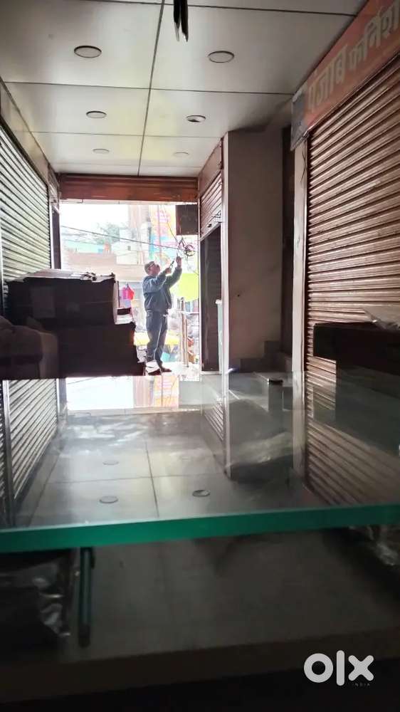 Shop for rent in paharia chauraha