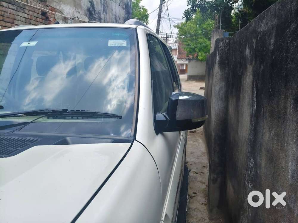 Tata Safari Storme 2013 Diesel Manual Year