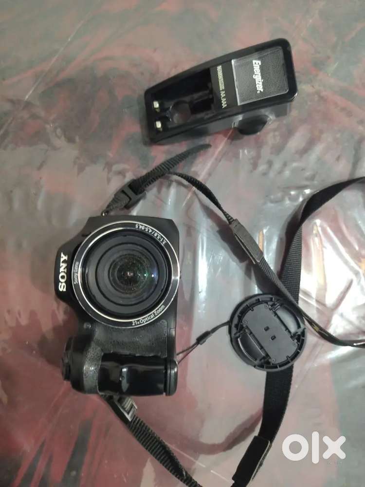 Sony Cyber-shot DSC-H100 Camera (Untested / For Parts or Restoration)