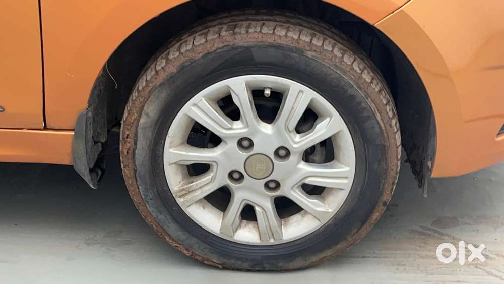 Tata Tiago Xza, 2017, Petrol