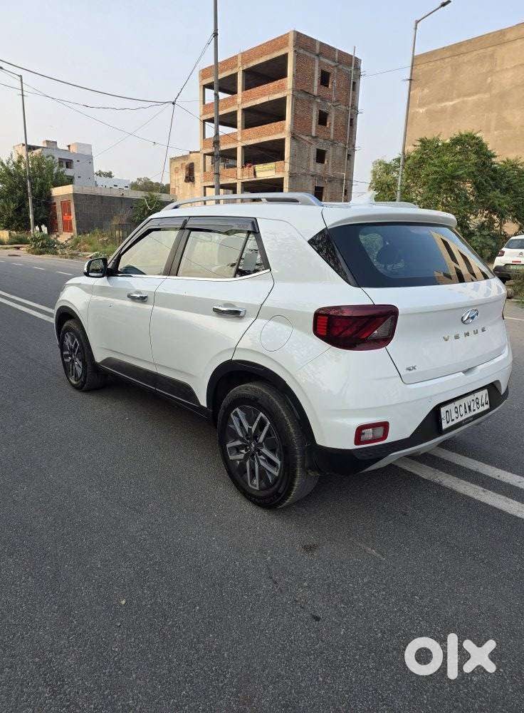 Hyundai Venue Sx (o) Mt 1.5 Diesel, 2021, Diesel