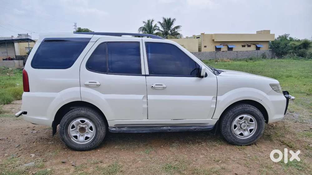 Tata Safari Storme 2014