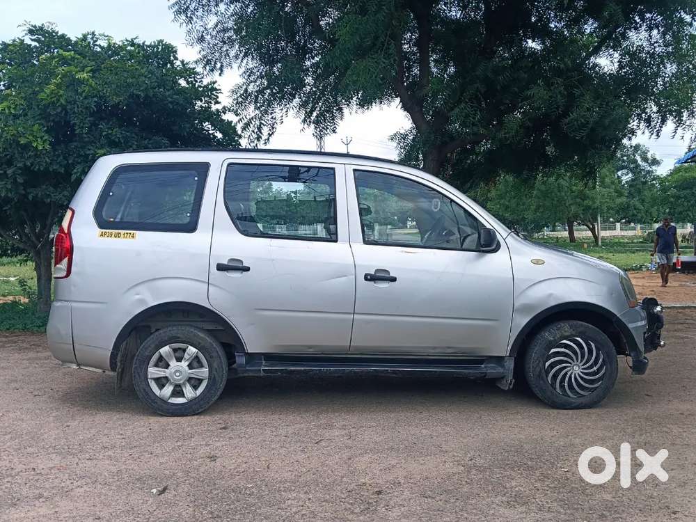 Mahindra Genio 2.5 Dc 2017