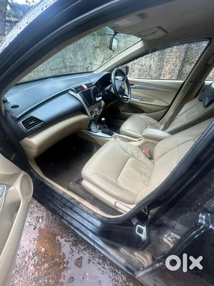 Honda City 1.5 V 2011