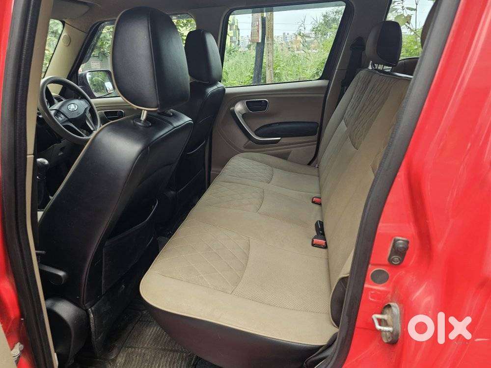 Mahindra Tuv 300 T10, 2020, Diesel
