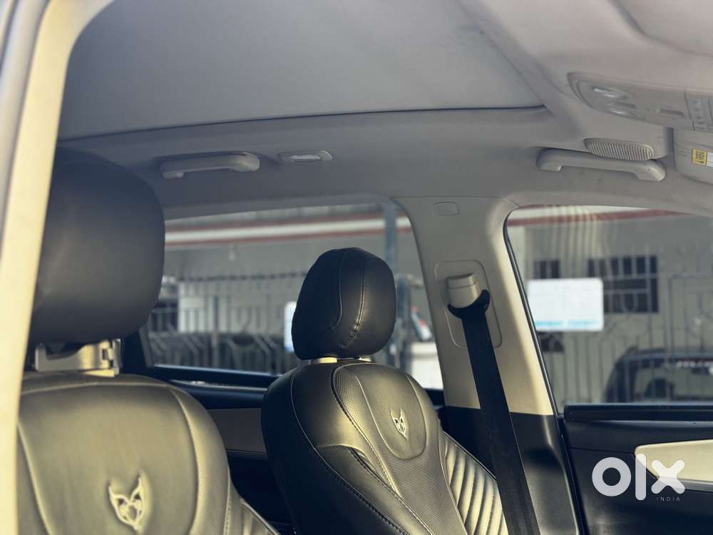 Mahindra Xuv700 Ax7l 6 Str At, 2023, Diesel